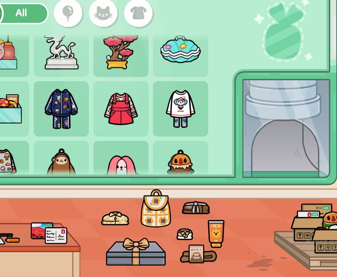 Extra decorative items collected from the Toca Boca Post Office for a cozy bathroom