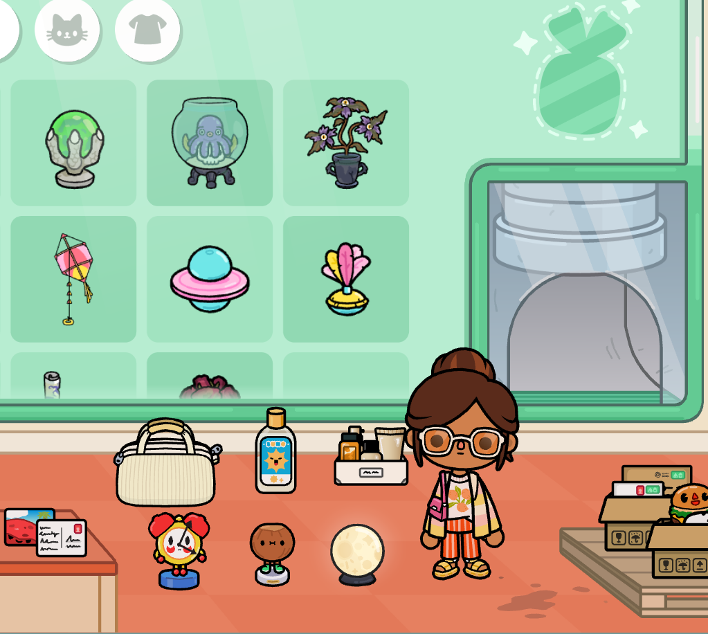 Collecting extra items from the Post Office and Hair Salon in Toca Boca